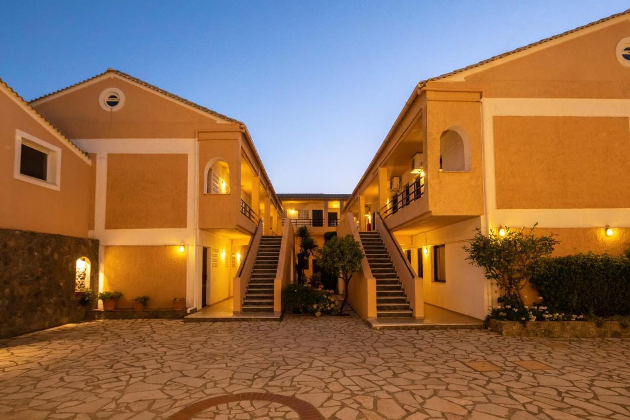 Hotel Rossis 梅松吉 外观 照片